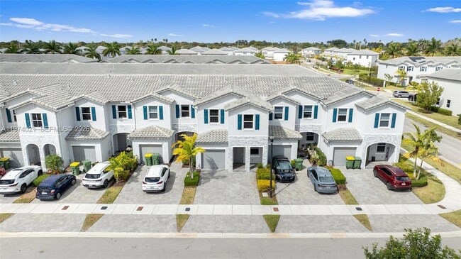 Building Photo - 2619 SE 11th St