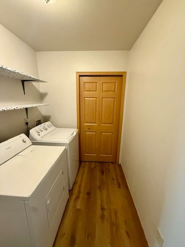 Building Photo - 726 Meagher Ave