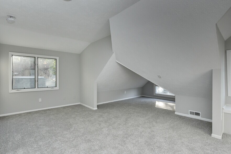 Building Photo - 403 Glen Ave
