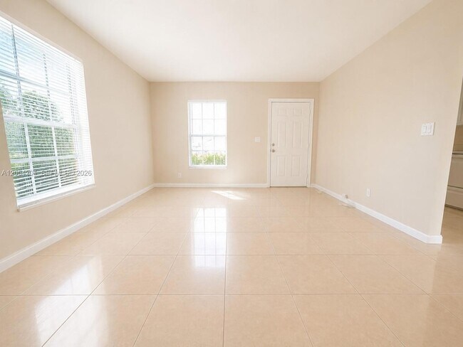 Building Photo - 4951 Wedgewood Way