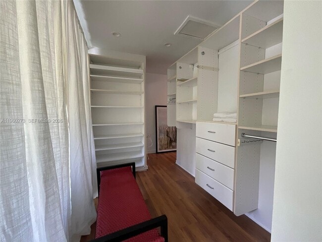 Building Photo - 2485 Inagua Ave