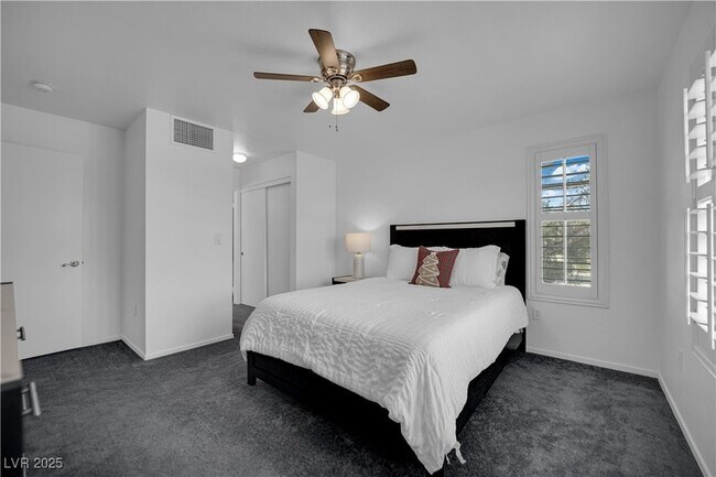 Building Photo - 1909 Mountain Hills Ct