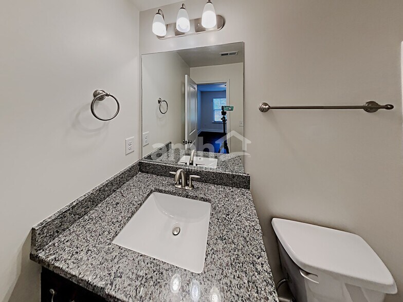 Building Photo - 2133 Leafmore Ct SE