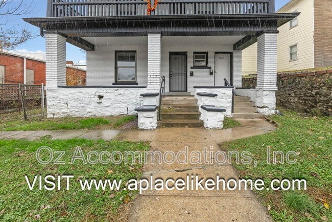 Building Photo - 3523 St John Ave