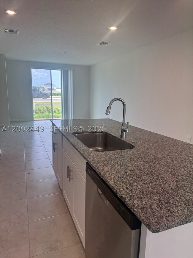 Building Photo - 3889 Giorgio Dr
