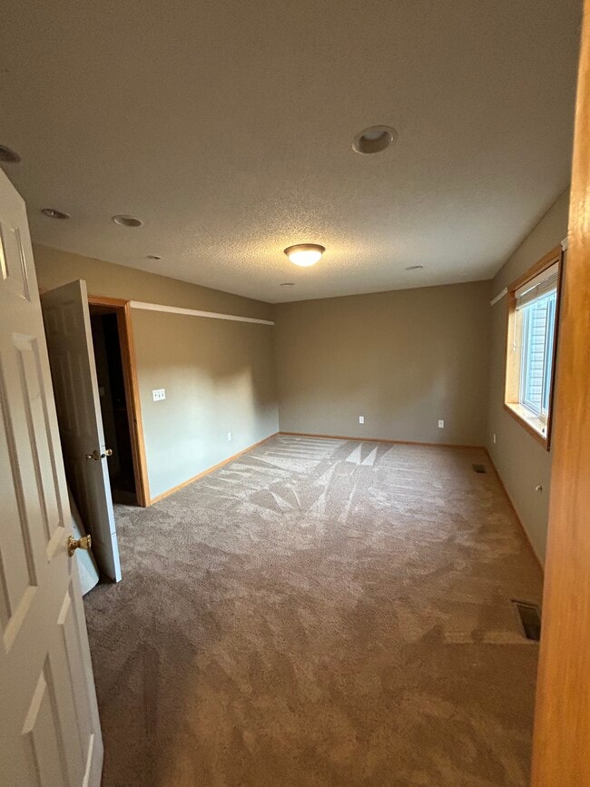 Building Photo - 345 Blue Spruce Ln
