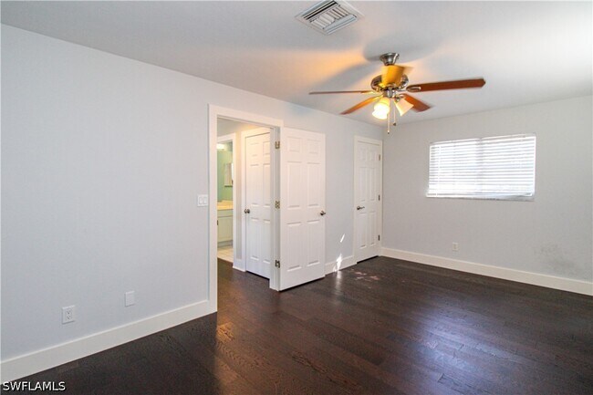 Building Photo - 135 Lady Palm Dr