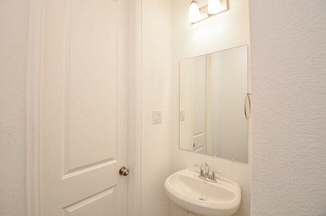 Building Photo - 6502 Wild Holw Ct