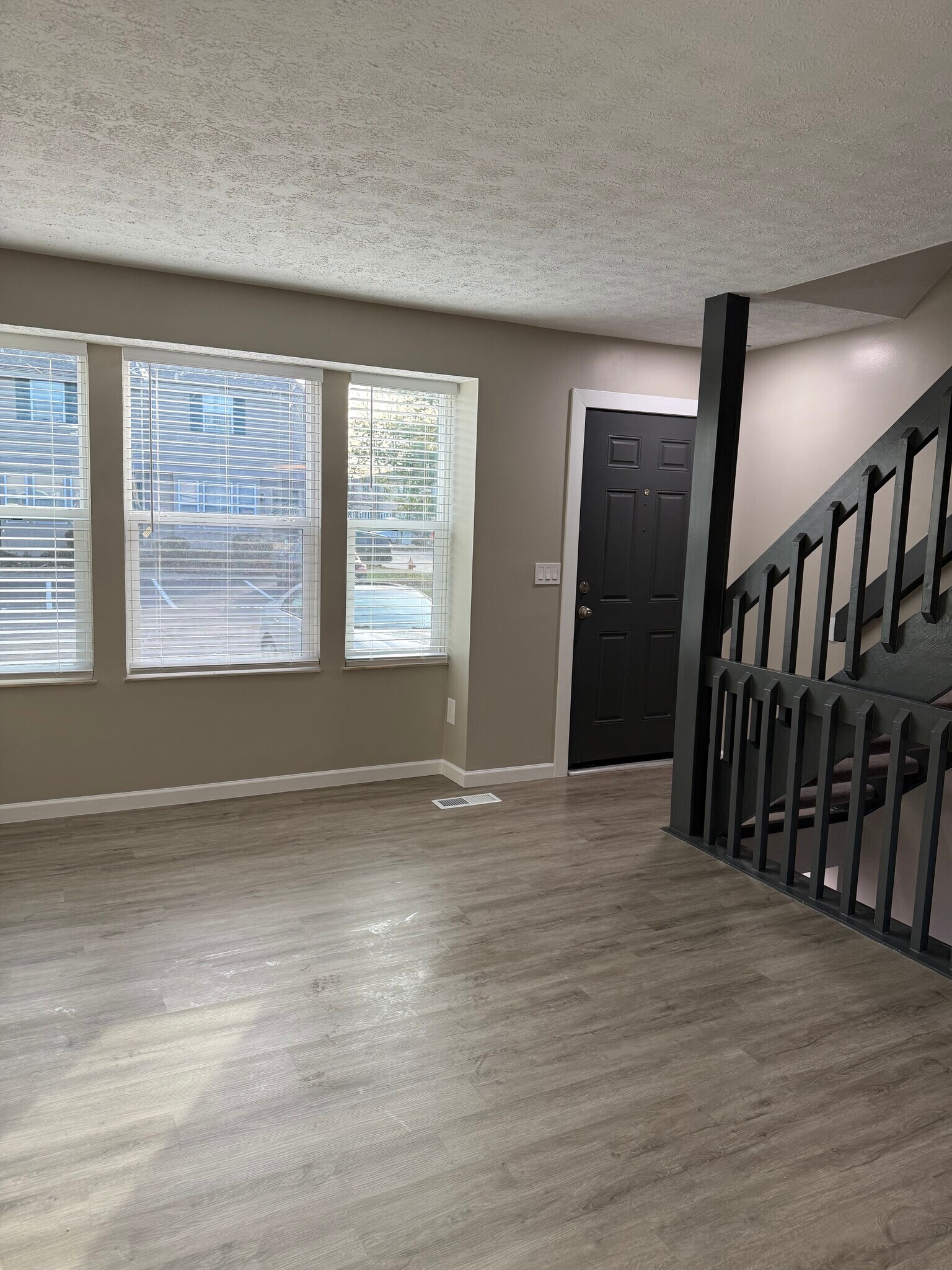 Building Photo - 7806 Barkwood Dr