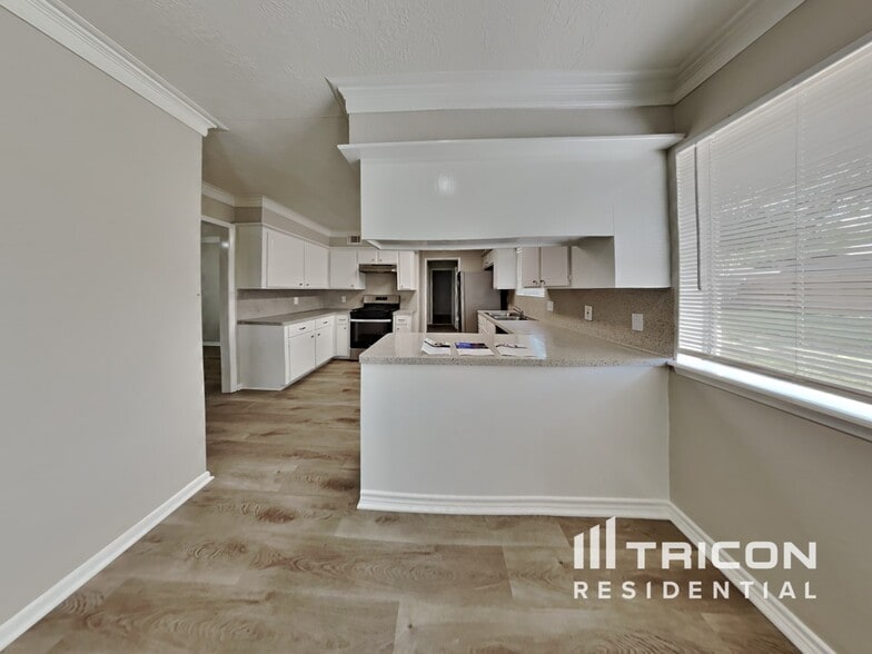 Building Photo - 24122 Spring Mill Ln