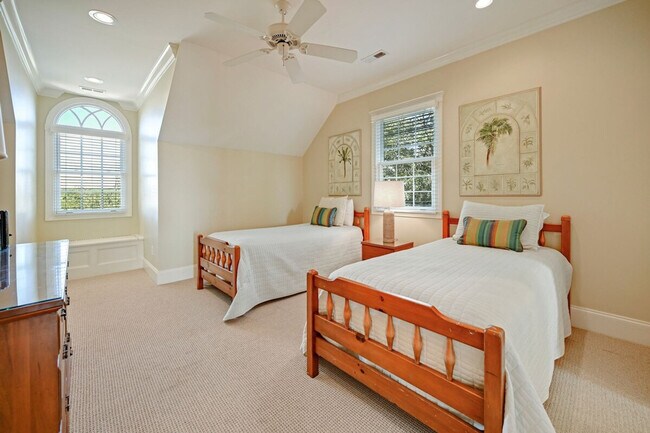 Building Photo - 3482 Luvan Blvd