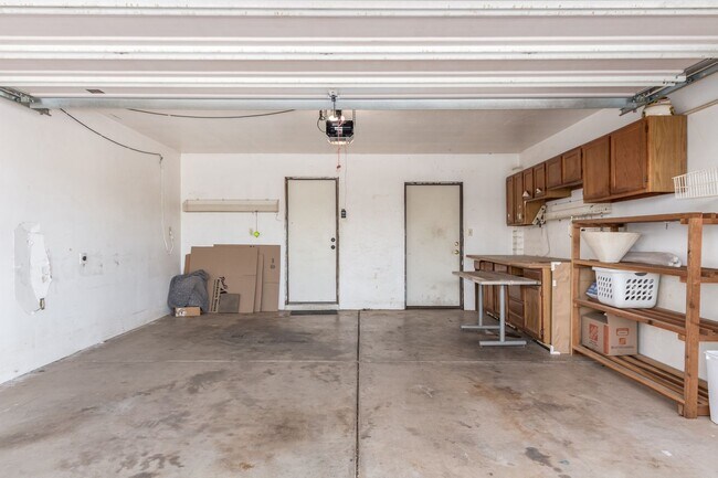 Building Photo - 2321 E Enid Cir