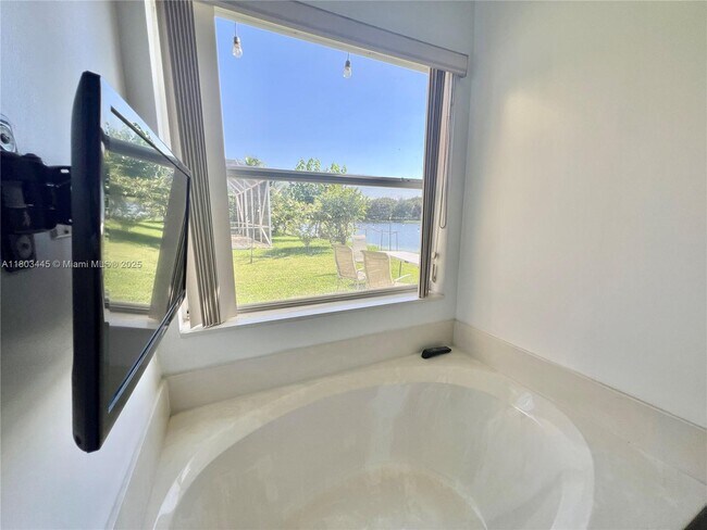 Building Photo - 808 Stanton Dr