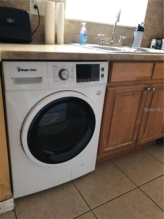 Building Photo - 3206 W Azeele St