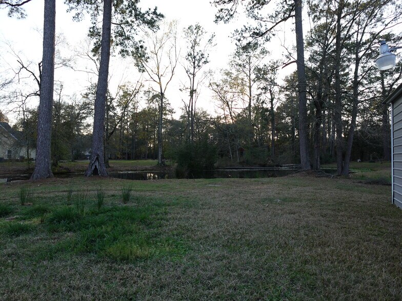 Building Photo - 45097 Greenbrier Rd