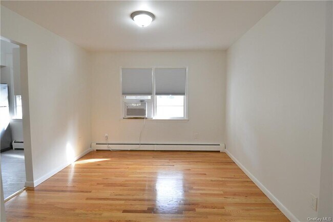 Building Photo - 190 Midland Ave