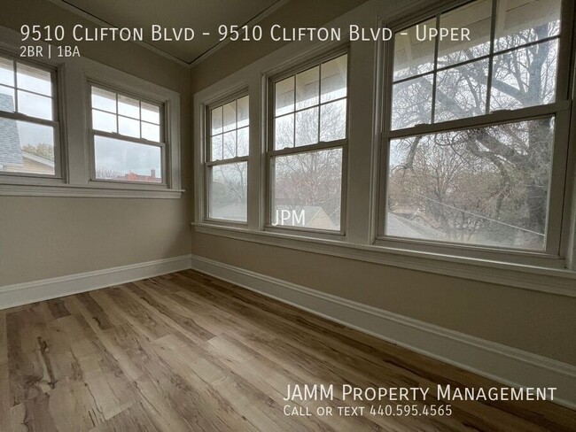 Building Photo - Updated 2 Bedroom Unit in Cleveland!