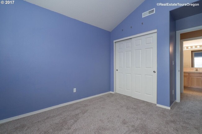 Building Photo - 1407 SW 175th Ave