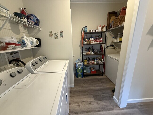 Building Photo - Immaculate Newer 3BR/2BA Brevard Home with Open Layout – Pet-Friendly