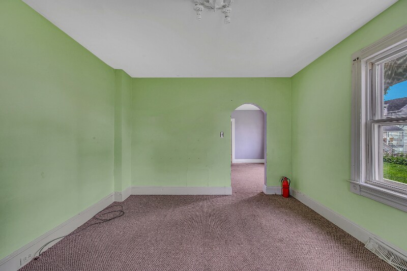 Building Photo - 608 S Webster Ave