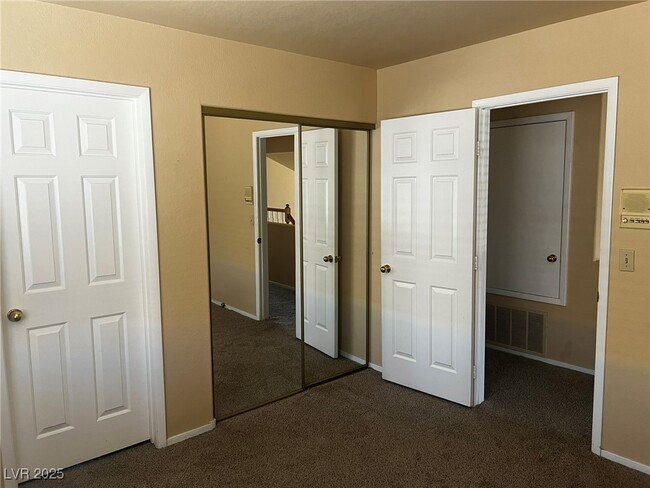 Building Photo - 289 Vallarte Dr