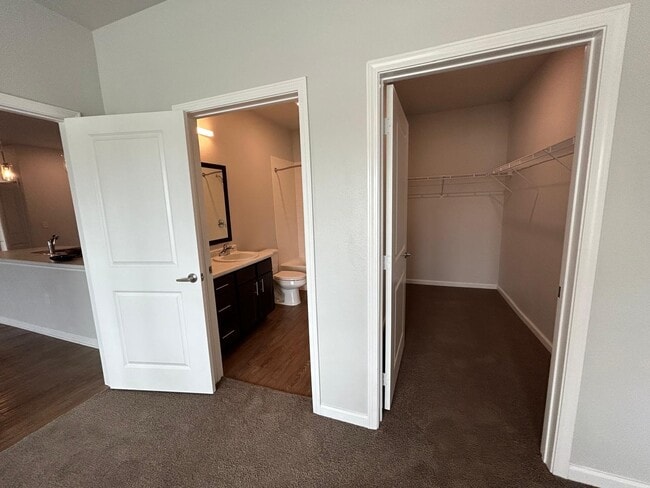 Building Photo - 2136 W 34th St