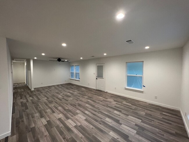 Building Photo - ***Pre-Marketing*** Remodeled 3-Bedroom Ho...