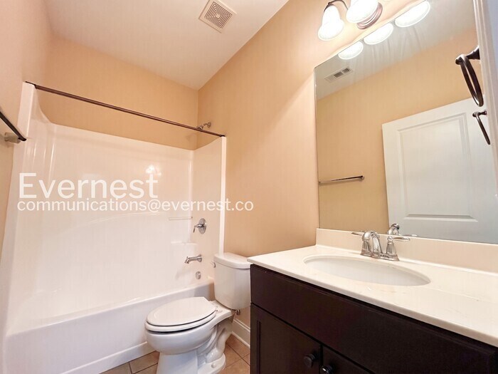 Building Photo - 1500 Drew Dr