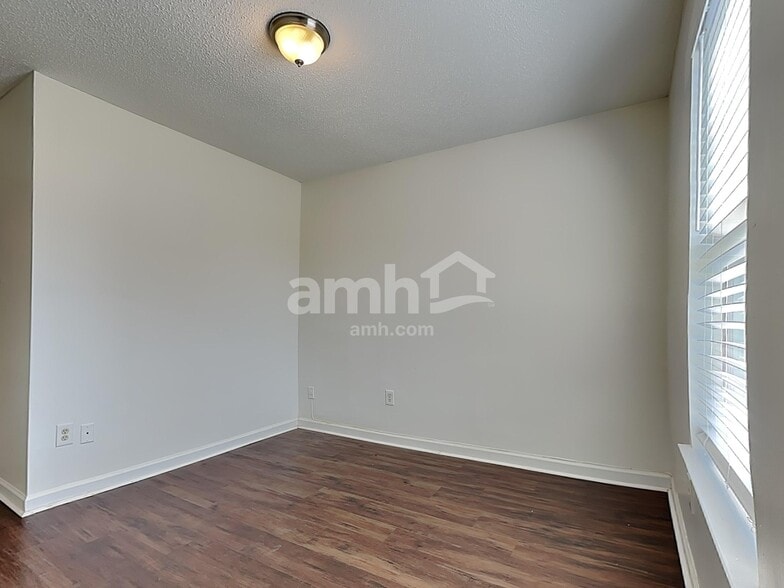 Building Photo - 4938 Copper Valley Dr E