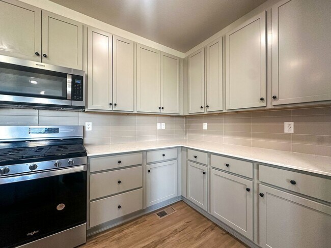 Building Photo - Alder Creek 3bd 2.5ba paired home for rent!