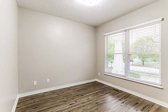 Building Photo - 795 Shellbark St