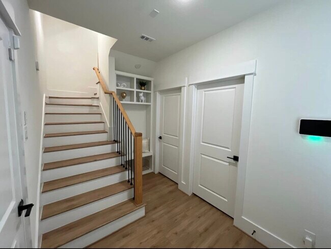 Building Photo - 6418 Weston St