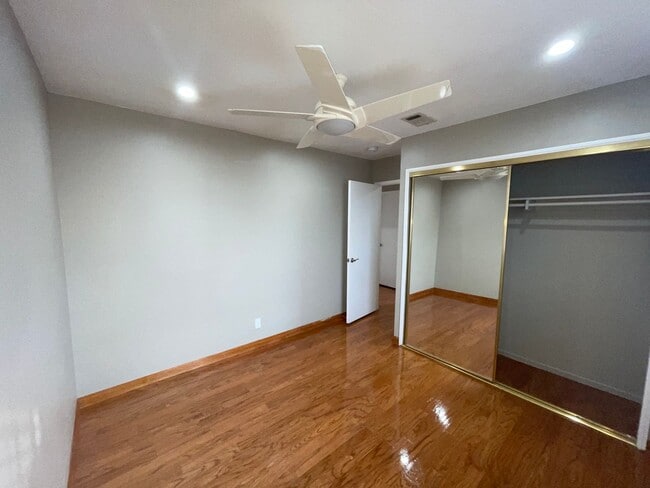 Building Photo - 5-Bedroom Carson 2-Story Home