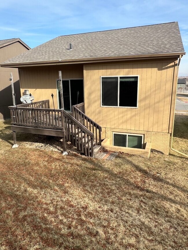 Building Photo - 1/2 month off moving special if move in prior to 03/15/2026 - Beautiful 3 bed 2 bath house w 2 ca...