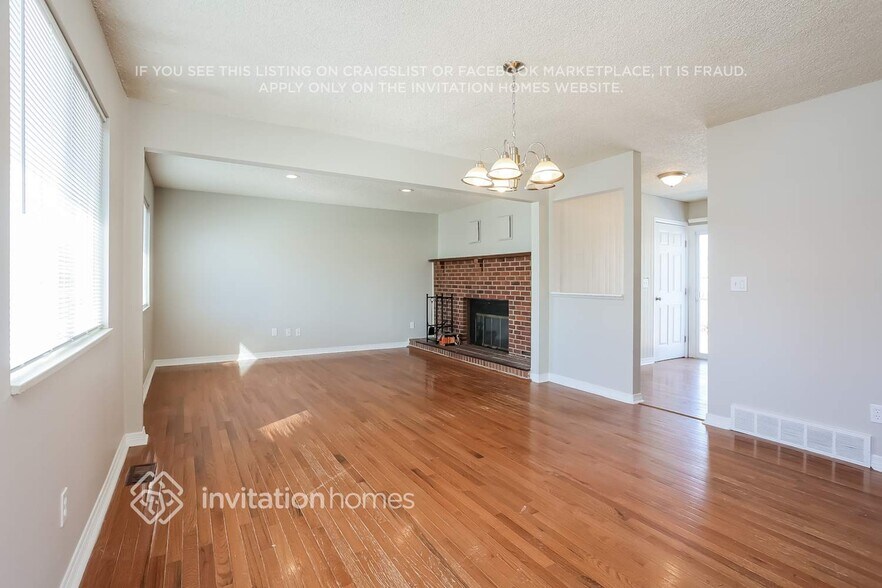 Building Photo - 920 S Waco Way