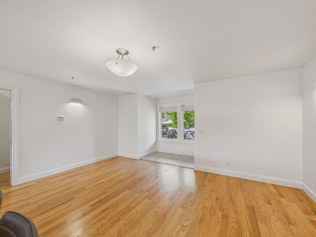 Building Photo - 853 De Haro St