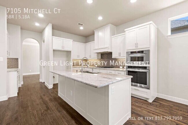 Building Photo - 7105 Mitchell Ct