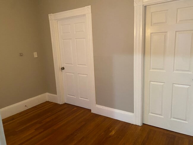 Building Photo - Walnut