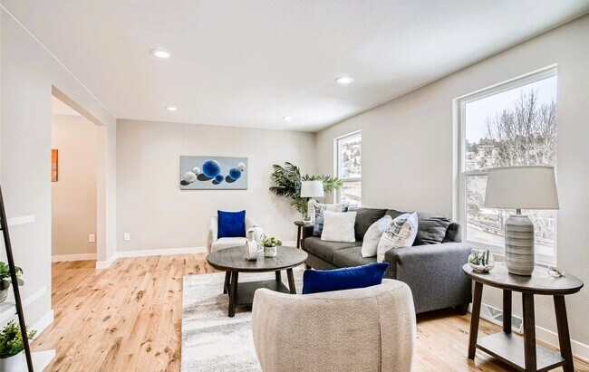 Building Photo - 30150 Stagecoach Blvd