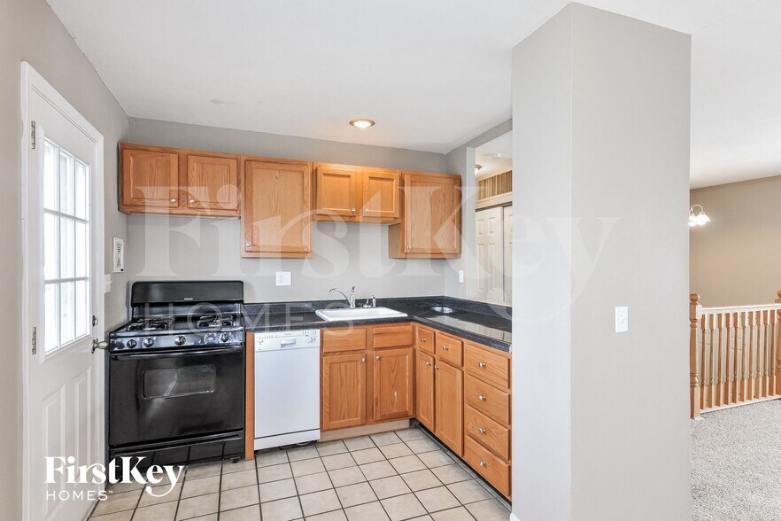 Building Photo - 4941 Spring Forest Ln