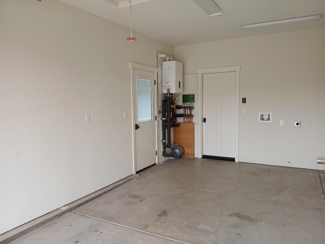 Building Photo - 415 Spruce St