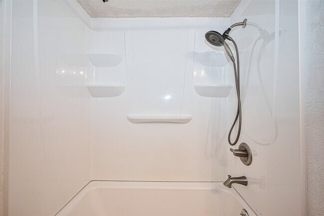 Building Photo - 1311 Antoine Dr
