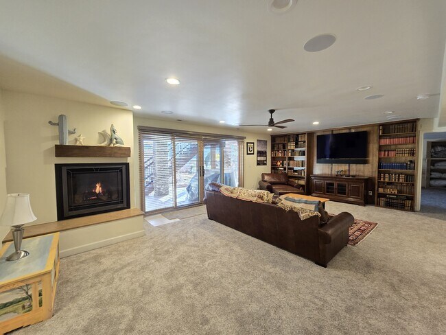 Building Photo - 4055 Sleeping Indian Ln