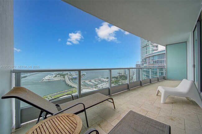 Building Photo - 900 Biscayne Blvd