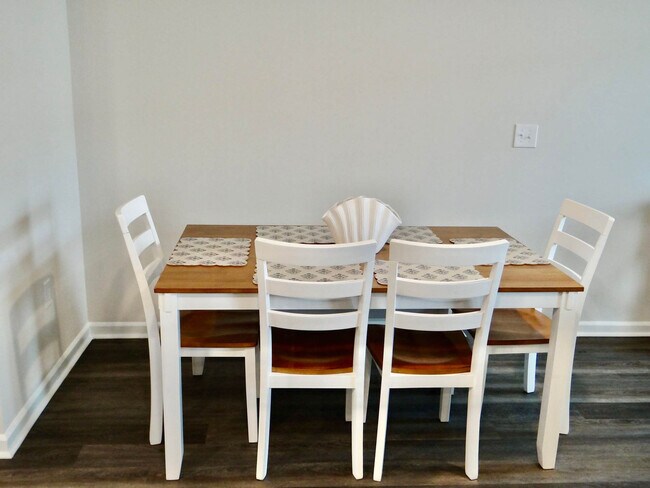 Building Photo - 1 N Yaupon Dr