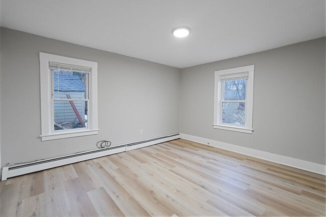 Building Photo - 175 School St