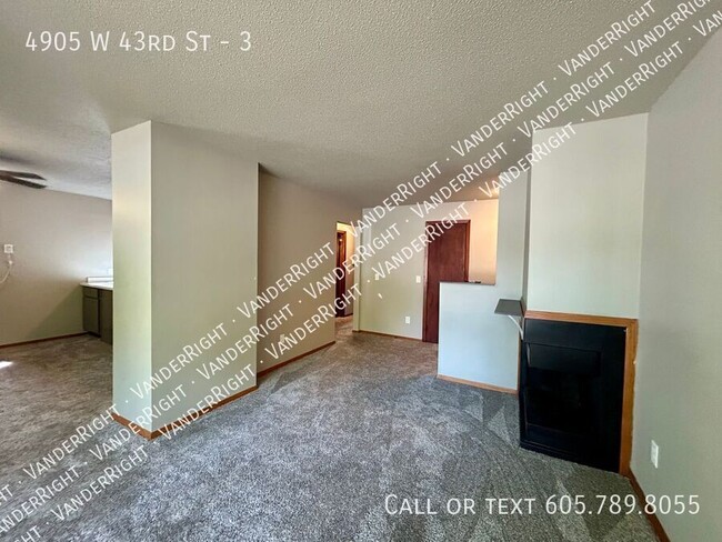 Building Photo - 4905 W 43rd St