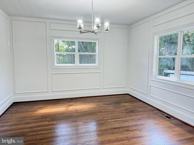 Building Photo - 5426 McKinley St