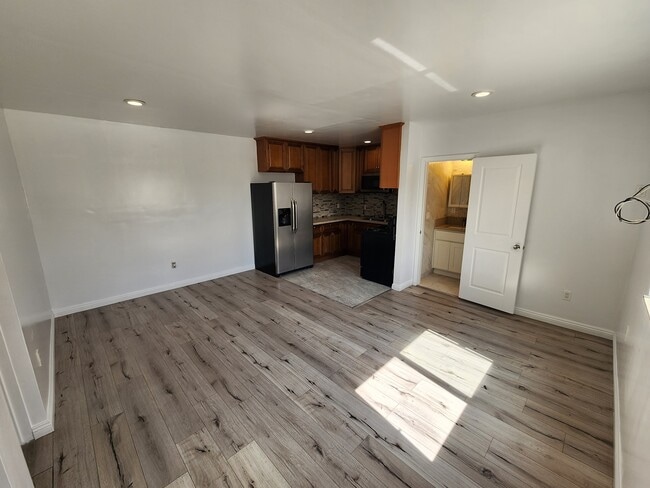 Building Photo - 13583 Correnti St