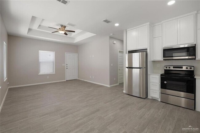 Building Photo - 740 N Alamo Rd